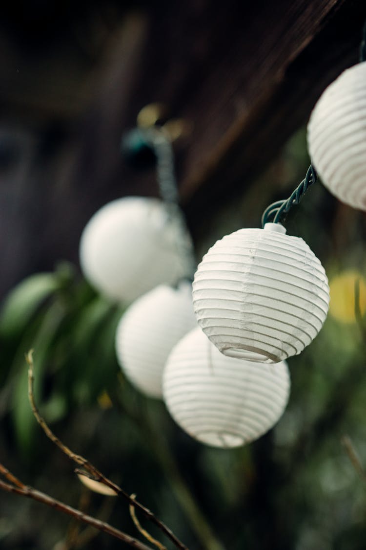 Decorative Garland With Paper Balls