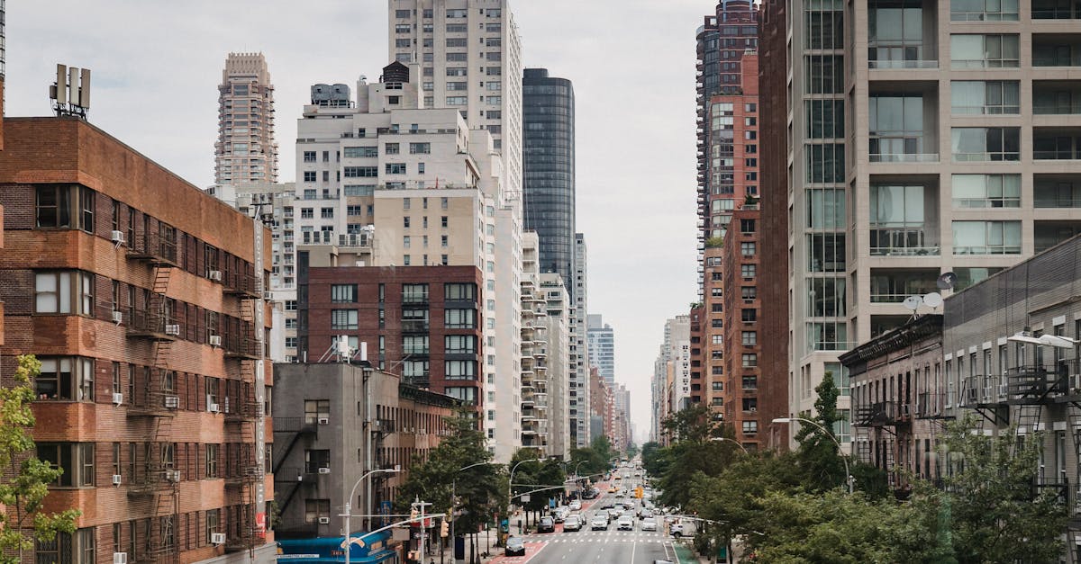 How much do lawyers make an hour in New York
