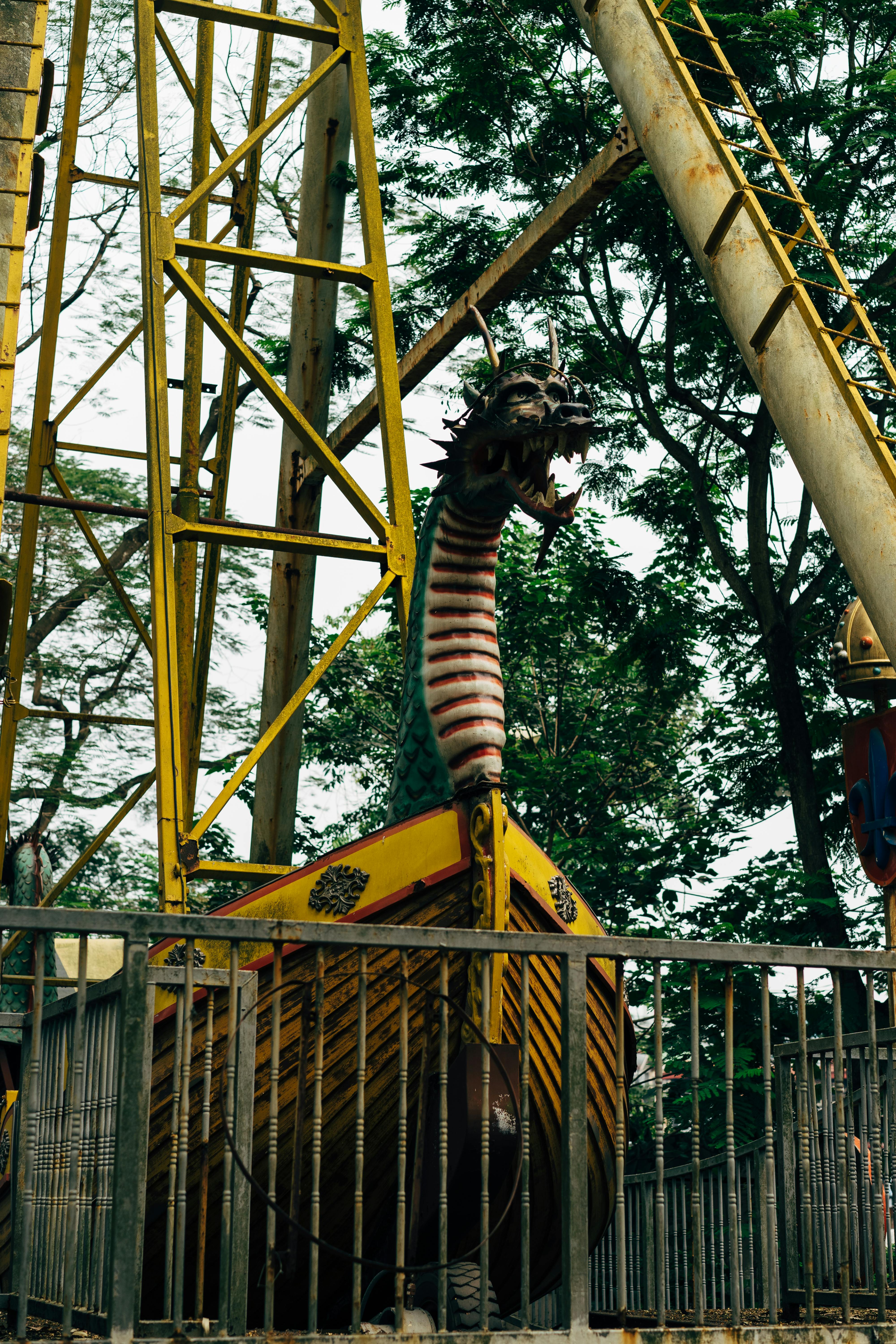 dragon boat ride in amusement park