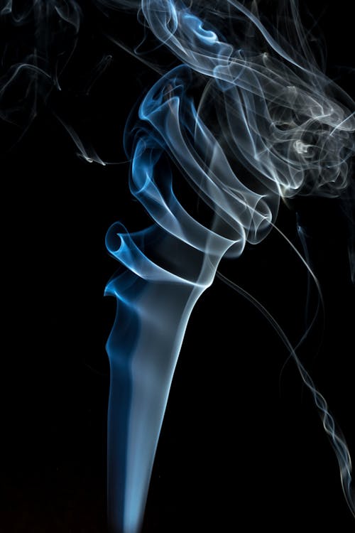 免费 垂直拍摄, 抽煙, 烟雾壁纸 的 免费素材图片 素材图片