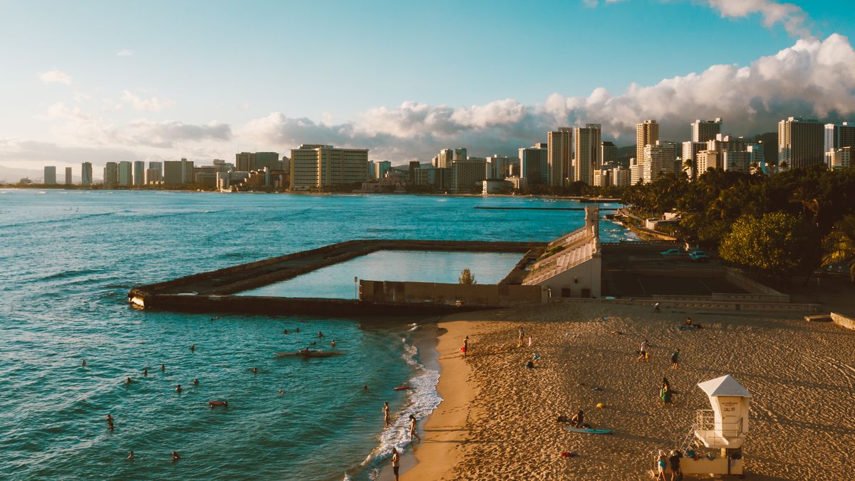 How to Enter Holiday Giveaways in Honolulu, Hawaii Without Scams