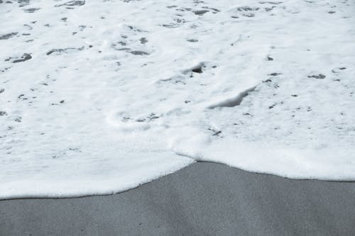 Foto profissional grátis de água, espuma, mar