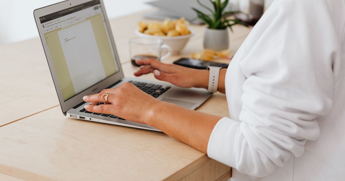 How to Invoice as a Freelancer: The Complete Guide