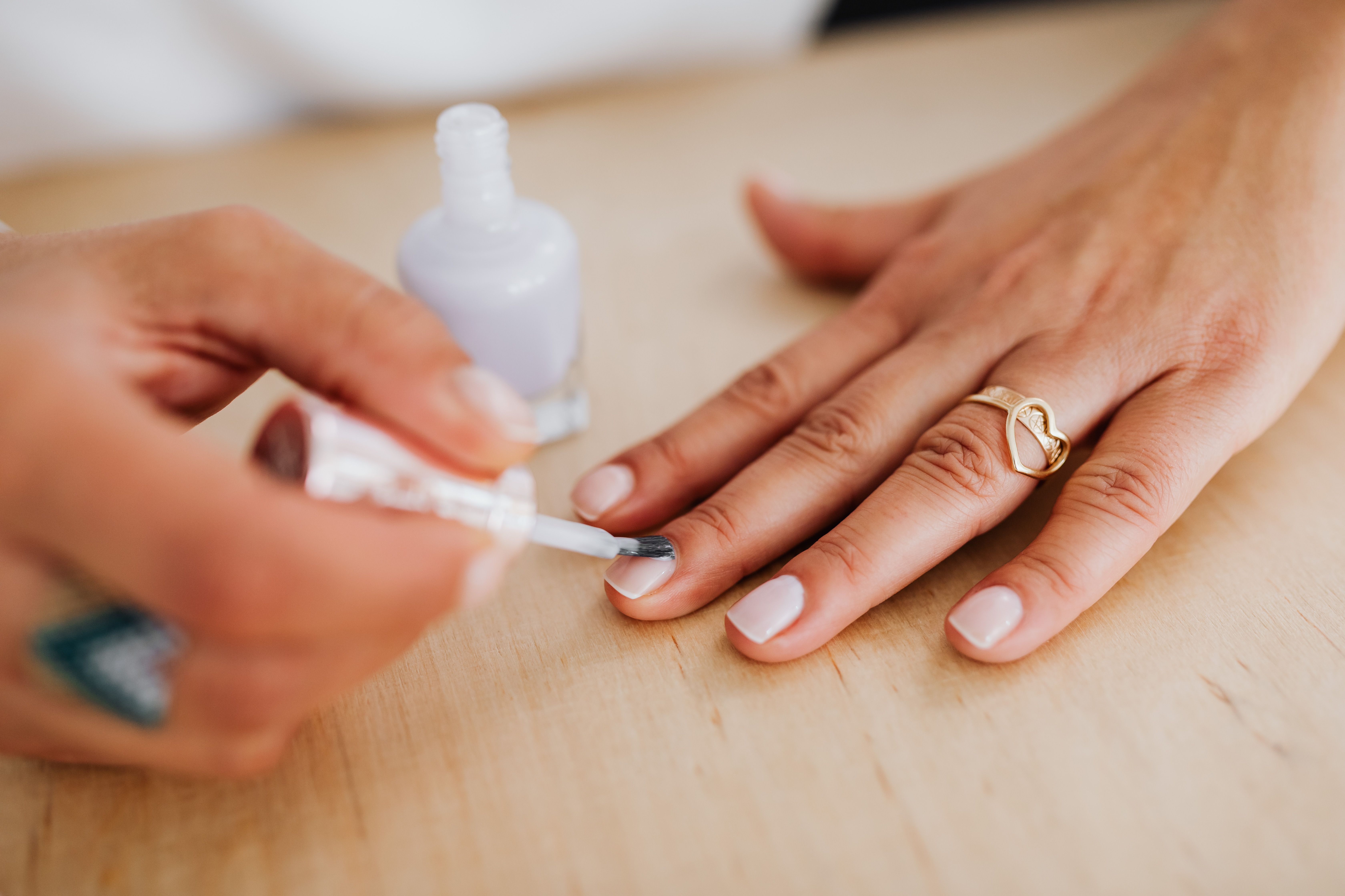 Plaid Nails: Cosy Muster in 5 Schritten — mit Anleitung — Hero-Aufnahme