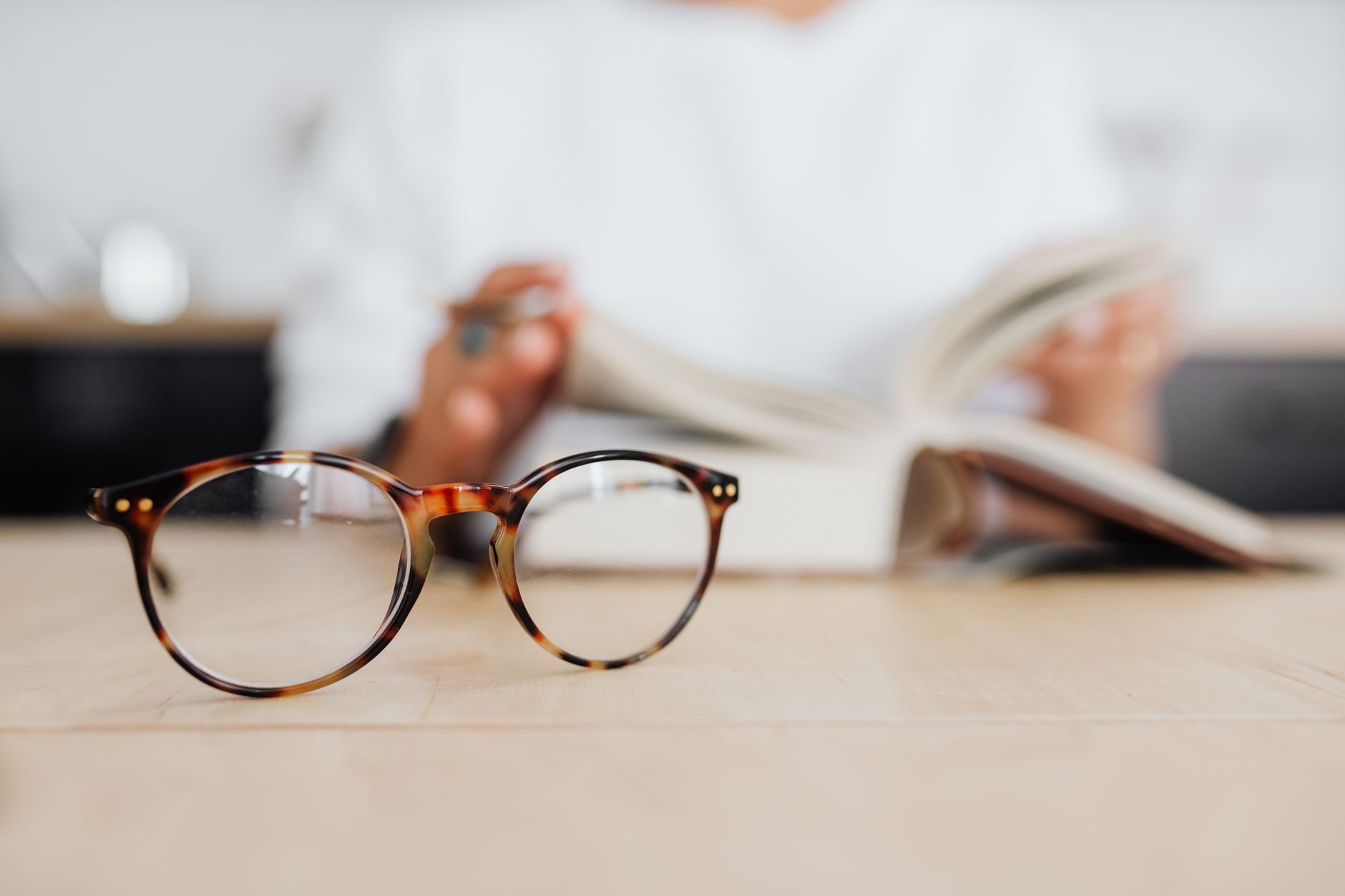 Blurred Vision After Cataract Surgery: What's Normal and What's Not?