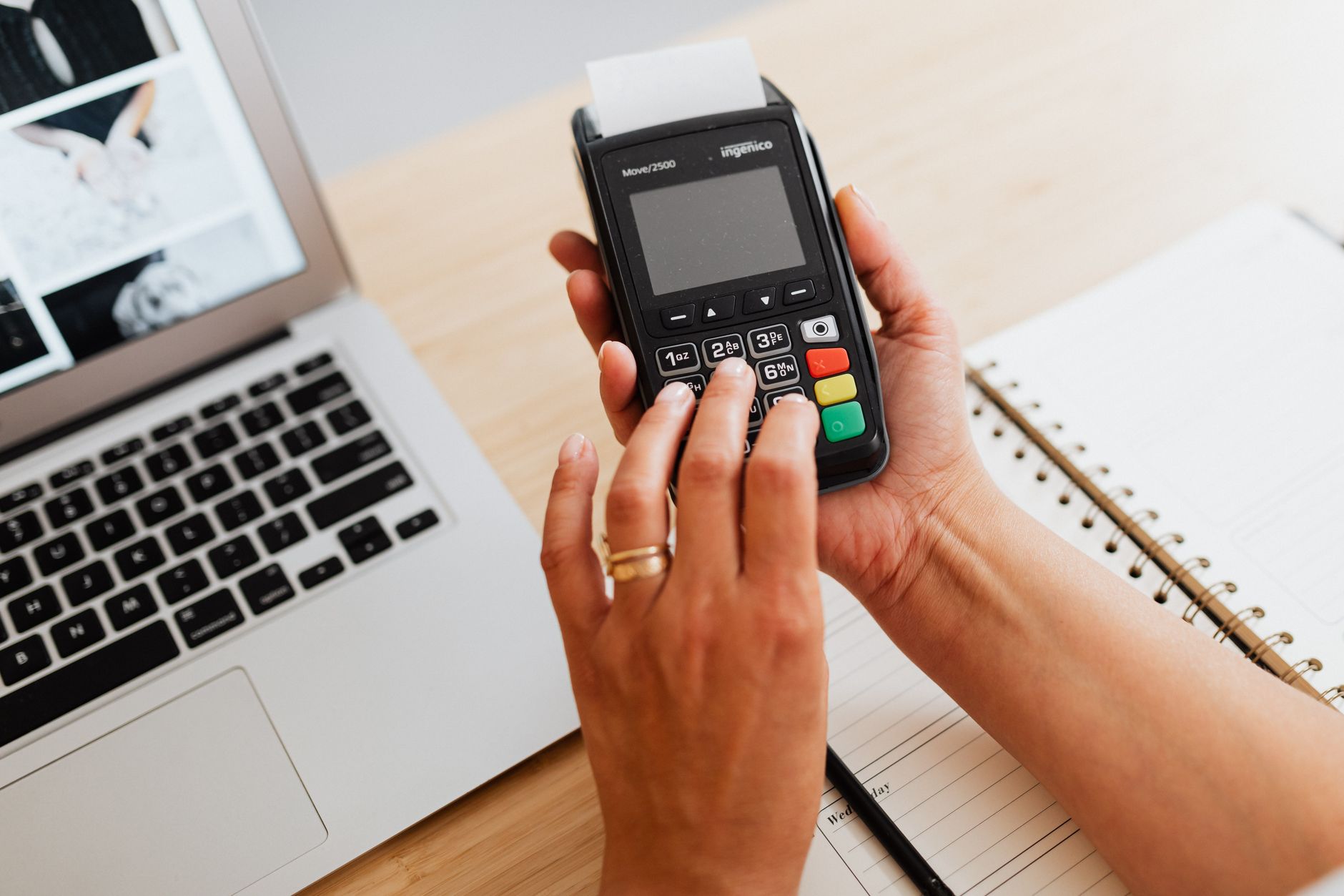 Cobros Automáticos vs Manuales en Negocios con IA