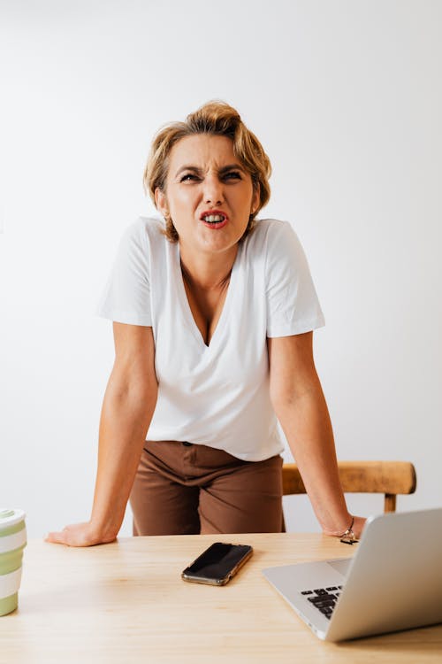 Kostenloses Stock Foto zu büro, büroangestellter, büroarbeiter