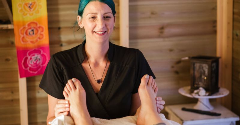 Massage Jambes : 7 Techniques Efficaces