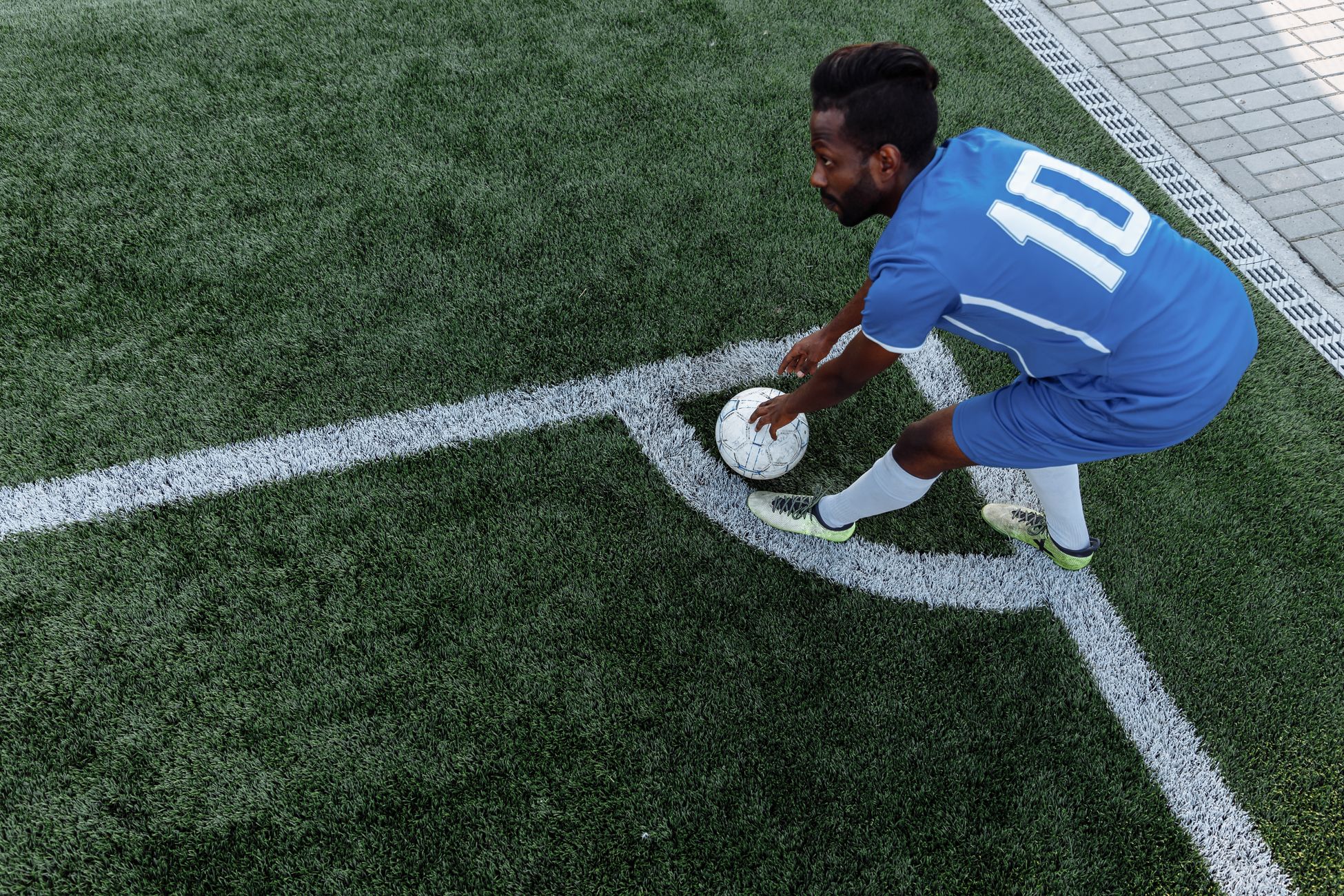 Voetbaltalenten belemmerd door omstandigheden