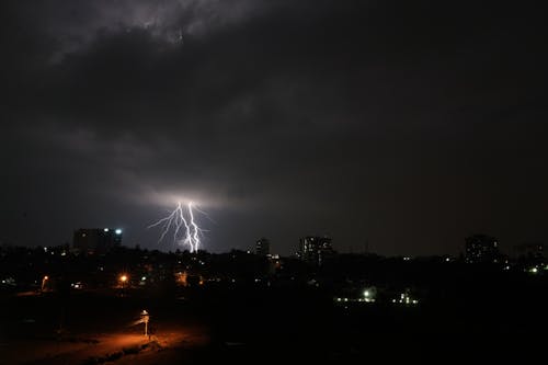 Free Lightning Bolts in the Sky Stock Photo