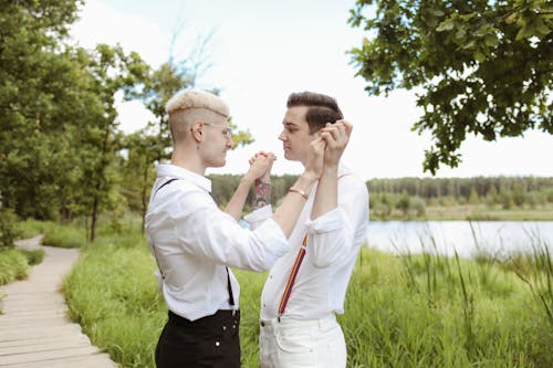 Безкоштовне стокове фото на тему «близькість, гомосексуальний, дивлячись один на одного» стокове фото