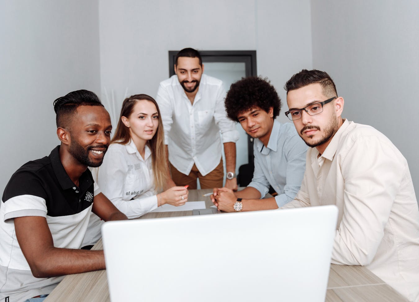 <h2>1. Seguimiento del roadmap estratégico </h2><h2>Revisamos avances y ajustamos el rumbo.</h2>