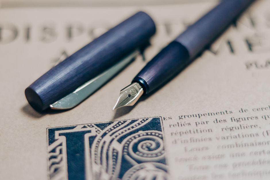 pen natural light lifestyle photo 2