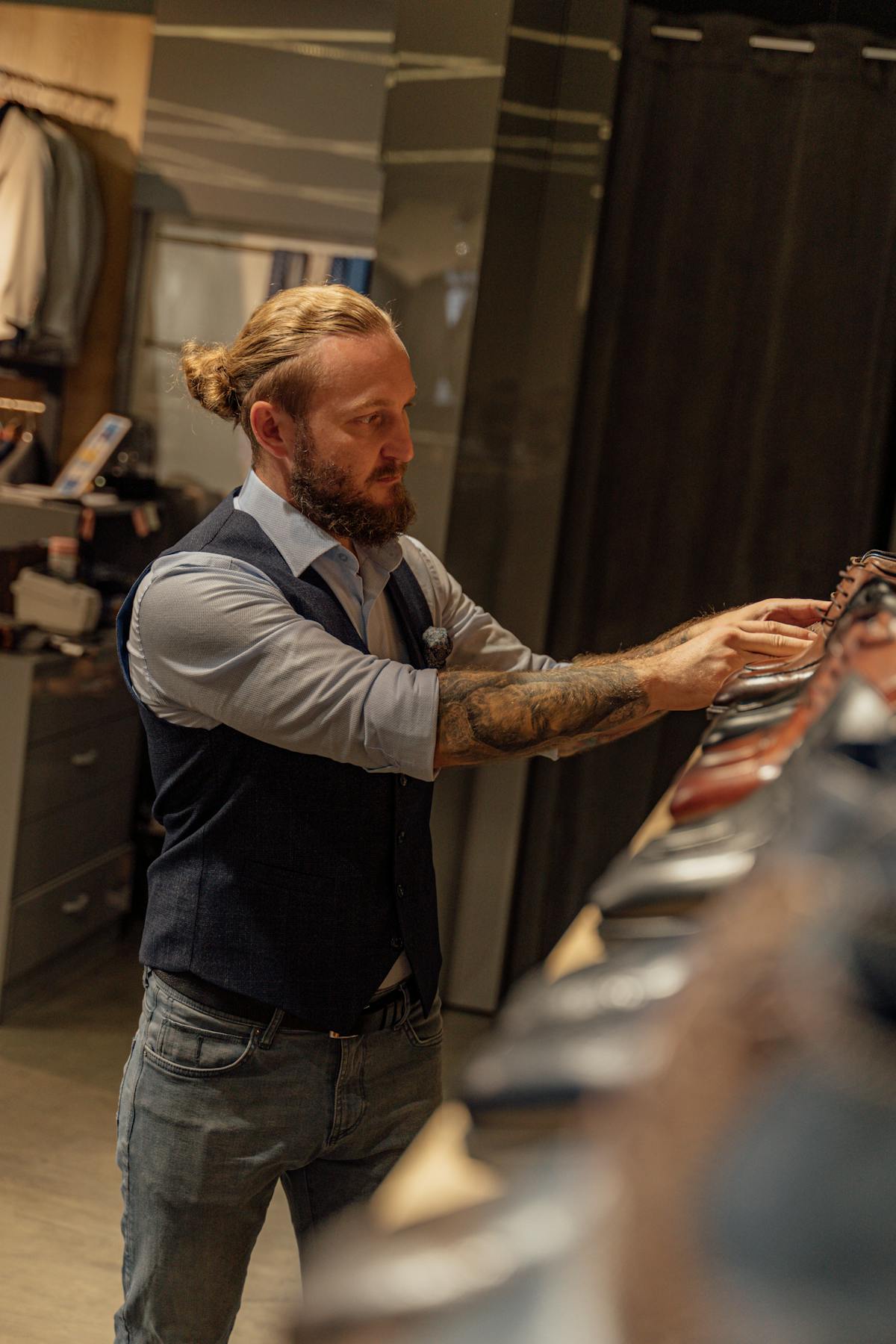 Cloud and edge computing visualized with servers and network connections