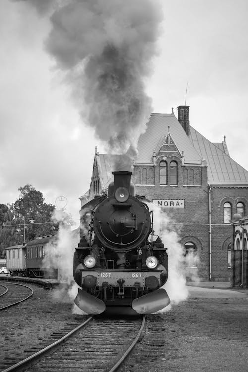 Free Grayscale Photo of a Train Stock Photo