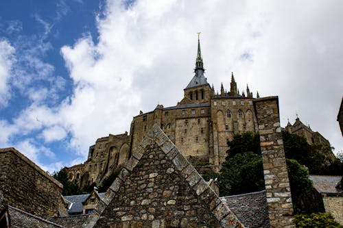 Free mimari, mont saint michel, normandiya içeren Ücretsiz stok fotoğraf Stock Photo