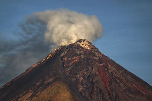 免费 空气中的火山灰云 素材图片