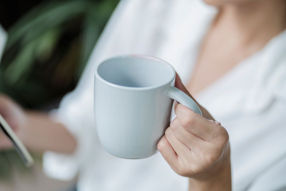 coffee mug candid lifestyle lifestyle photo 1