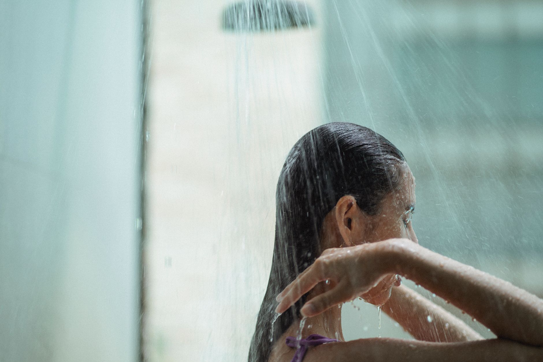 Exfoliation corps grossesse soin peau enceinte sûr