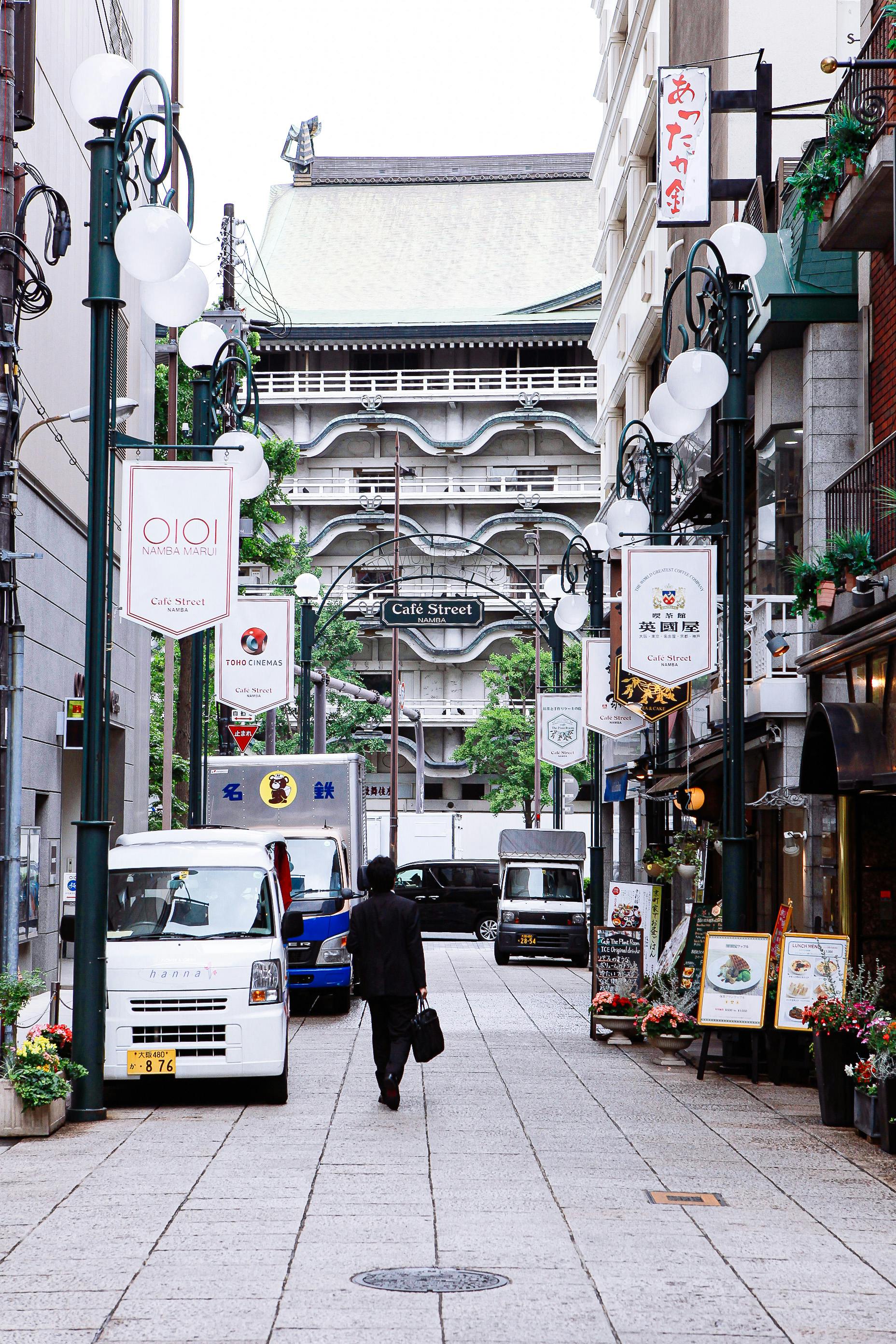 Federálne orgány USA zadržali muža za údajný nezákonný predaj zbrane streľcovi z Old Dominion