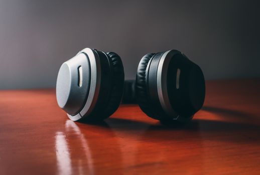 bluetooth headphones