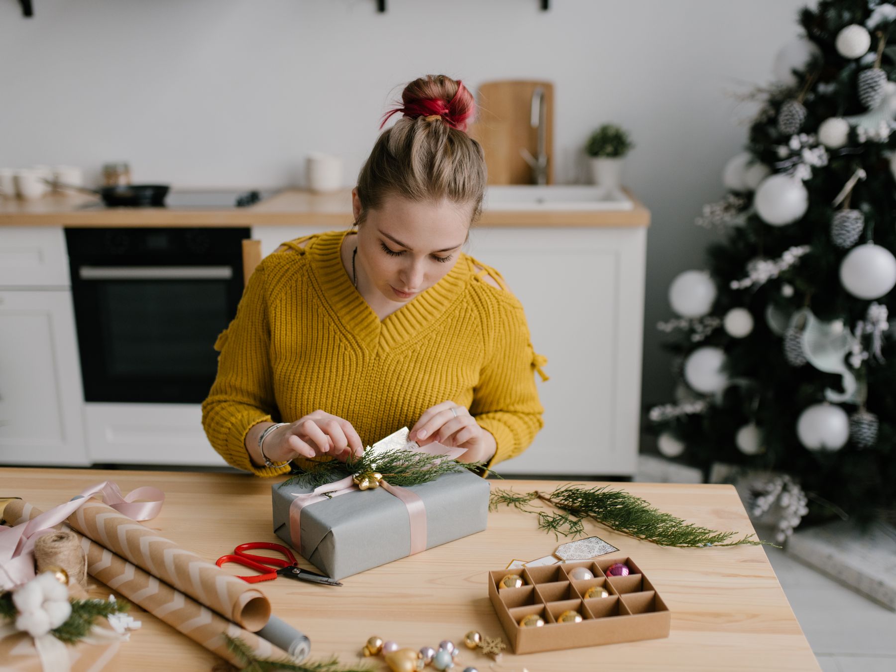 Aldeburgh — professional packers wrapping and boxing belongings