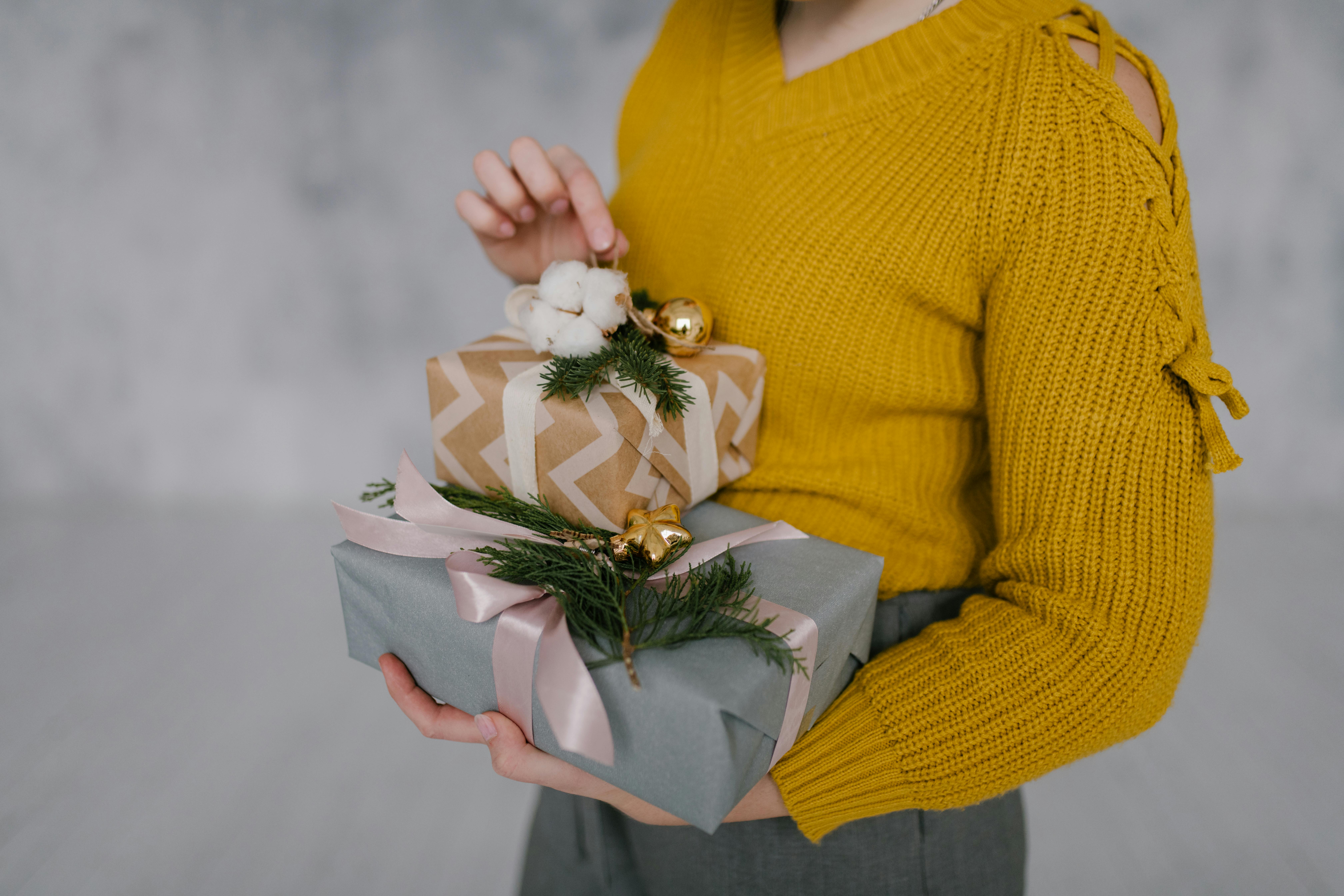 Lebih dari Sekadar Hadiah: Menciptakan Momen Tak Terlupakan dengan Kado Personalisasi dari Red Ribbon Gift!