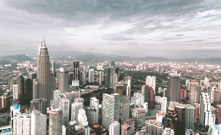 Selayang Baru Utara costs - Mountain city panorama with clear skies