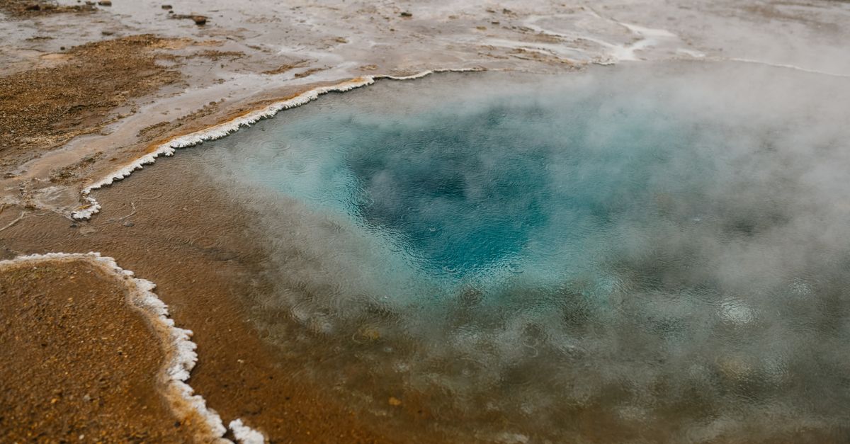 Blue Point Spring Hot Spring Scenic hot spring with clear blue water · Free Stock Photo