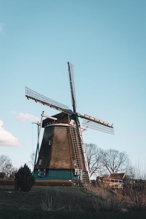 A Windmill on the Field