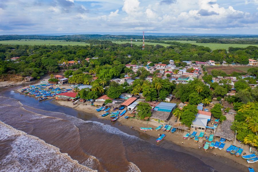 Las Peñitas plage Pacifique Nicaragua surf