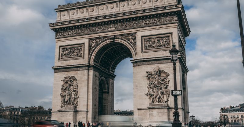 Assurance en France pour Étranger : Obligations et Démarches
