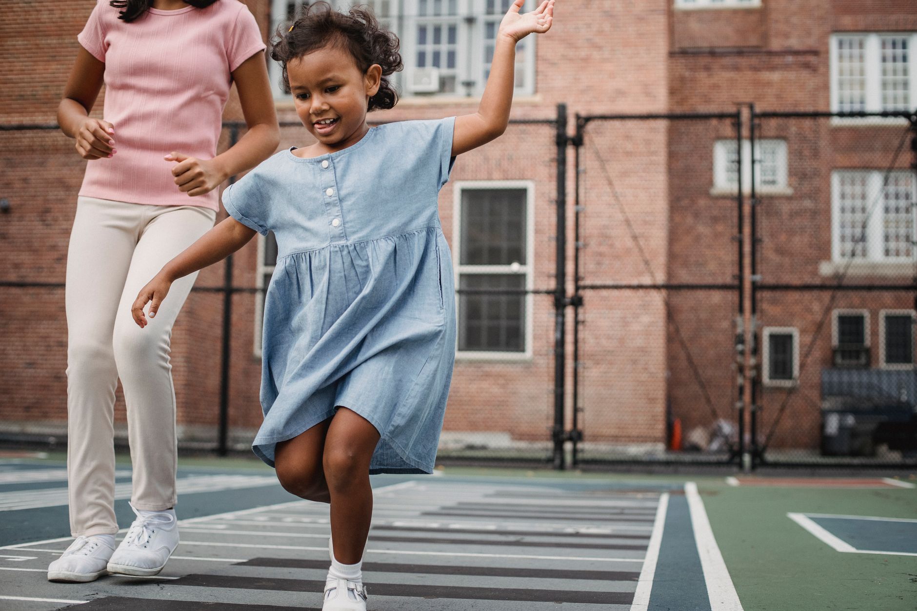 Guide to Choosing Kids' Shoes That Support Active Play