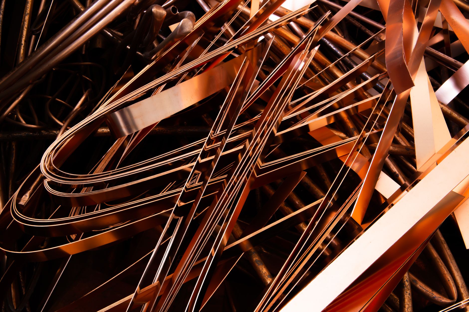 MCX Copper falls 0.36% as precious metals surge