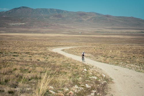 Kostenloses Stock Foto zu fahrrad, feldweg, landschaft