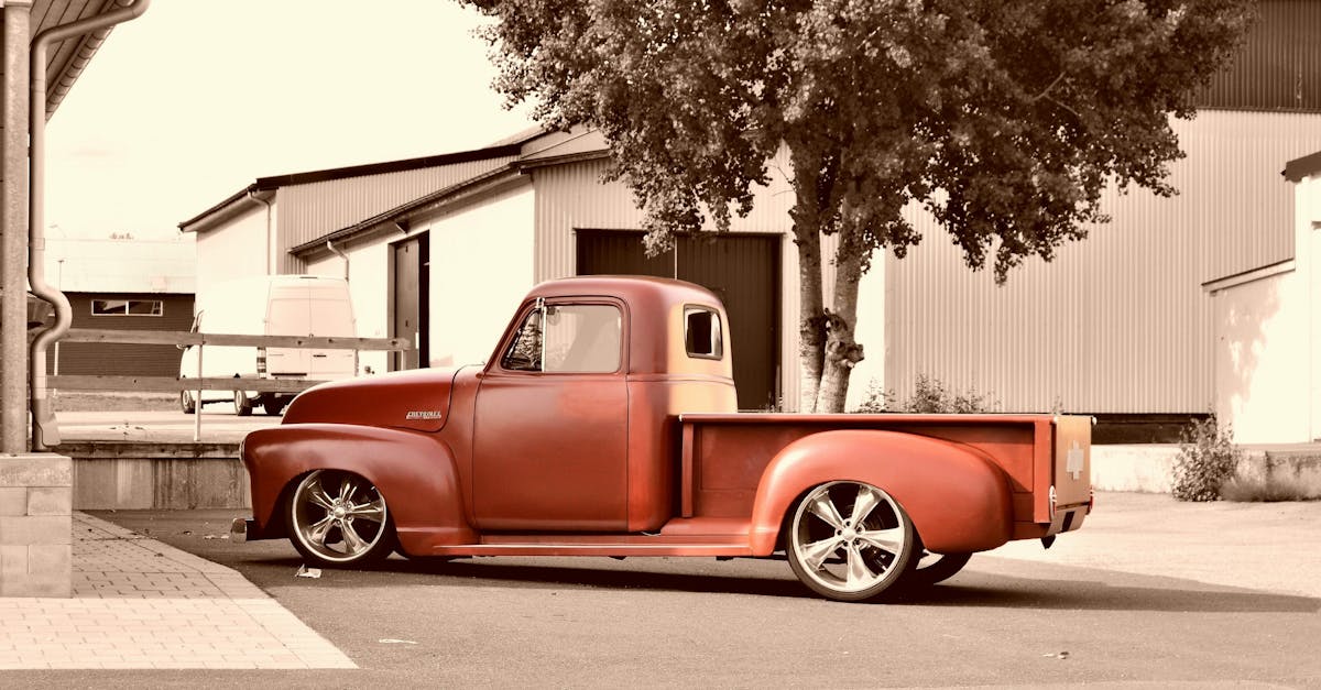 How much do ups truck drivers make per hour