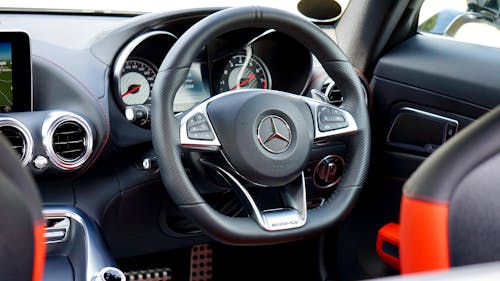 селективная съемка многофункционального рулевого колеса Mercedes Benz