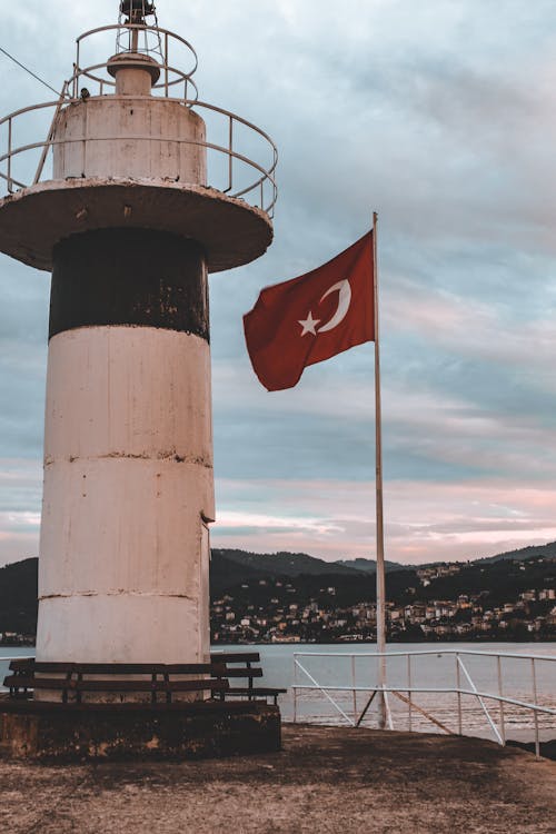 Fotobanka s bezplatnými fotkami na tému cestovanie po mori, maják, mólo