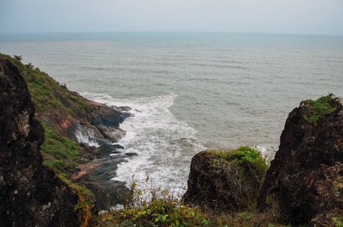 Foto profissional grátis de abismo, água, beira-mar