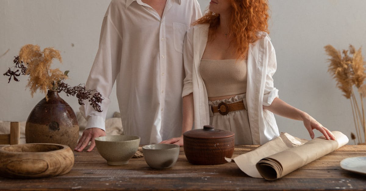 How to wrap dishes for moving