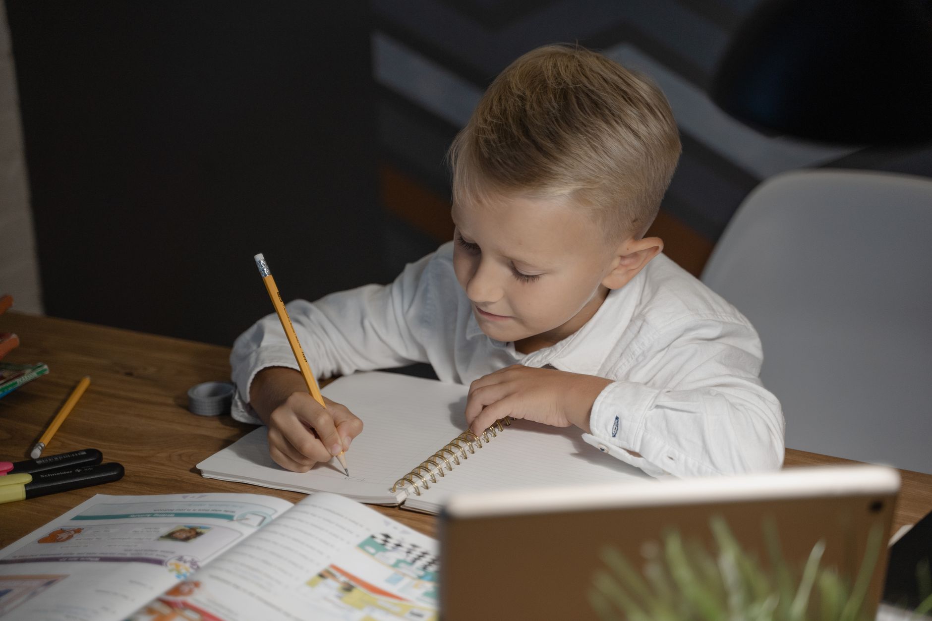 The Power of Storytelling and Family Projects in Unschooling: A Homeschool Parent's Guide