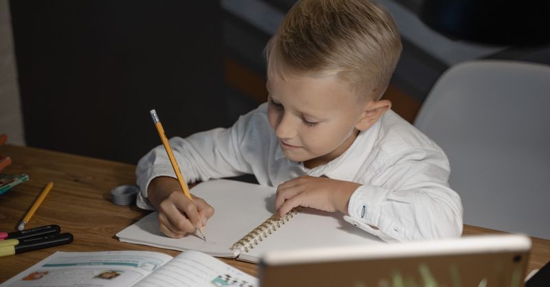 Les devoirs à la maison sans crise : le guide pratique des parents