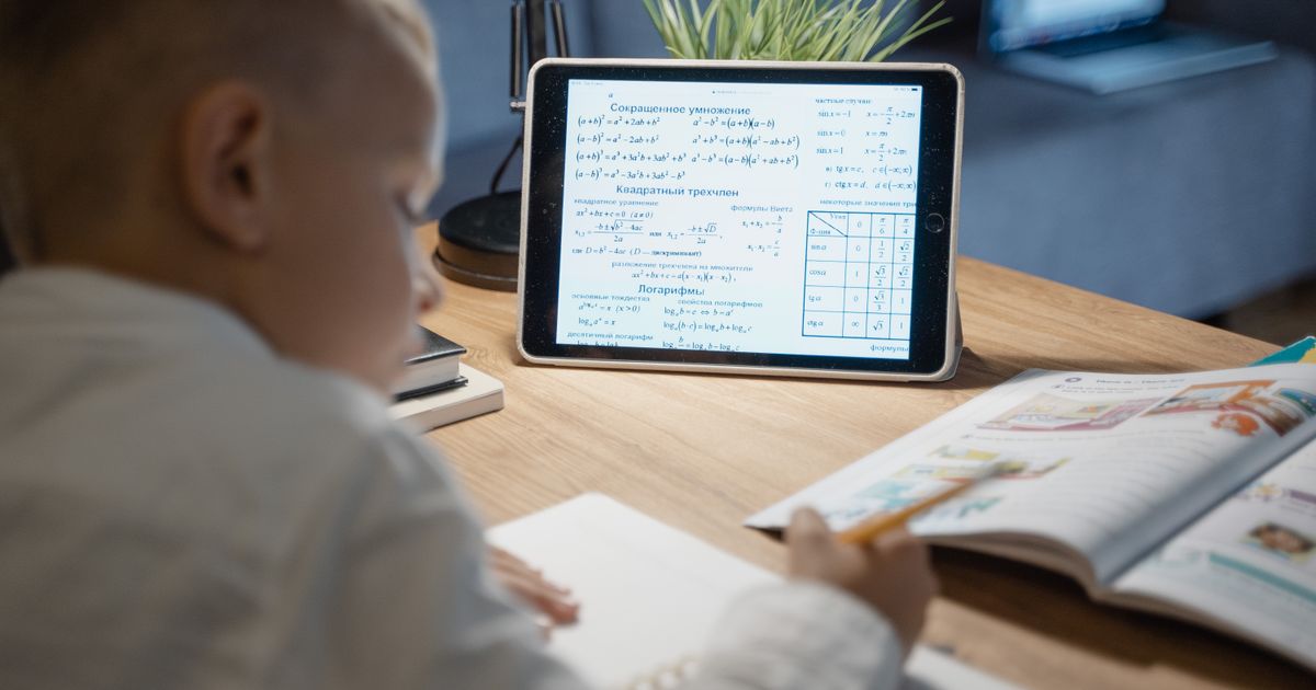 Kéo thả và ghép nối: hai dạng câu đo được thứ trắc nghiệm không đo, và một luật làm nên tất cả