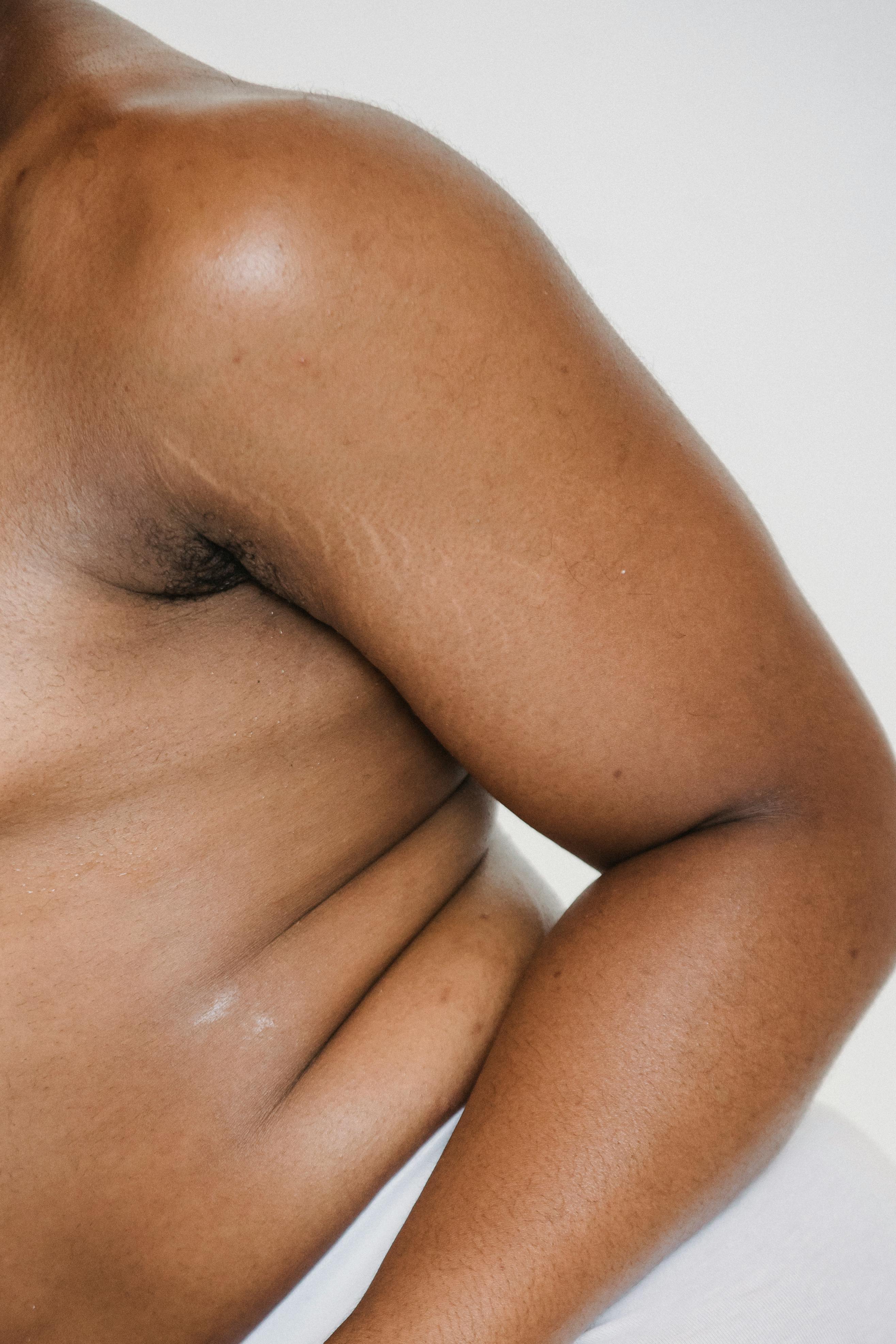 Kostenlos Ernte Plus Größe Mann Im Studio Stock-Foto