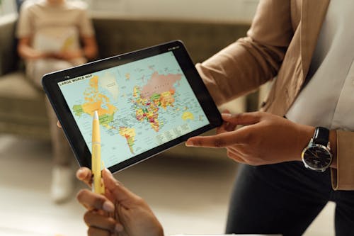 교육, 디지털 태블릿, 세계 지도의 무료 스톡 사진