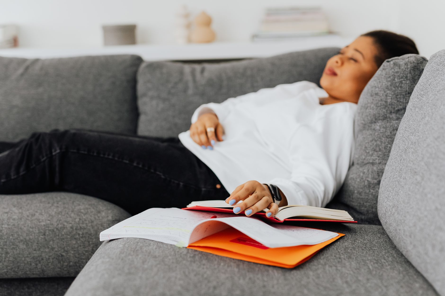 What is Sleep Paralysis? Understanding and Managing This Frightening Experience