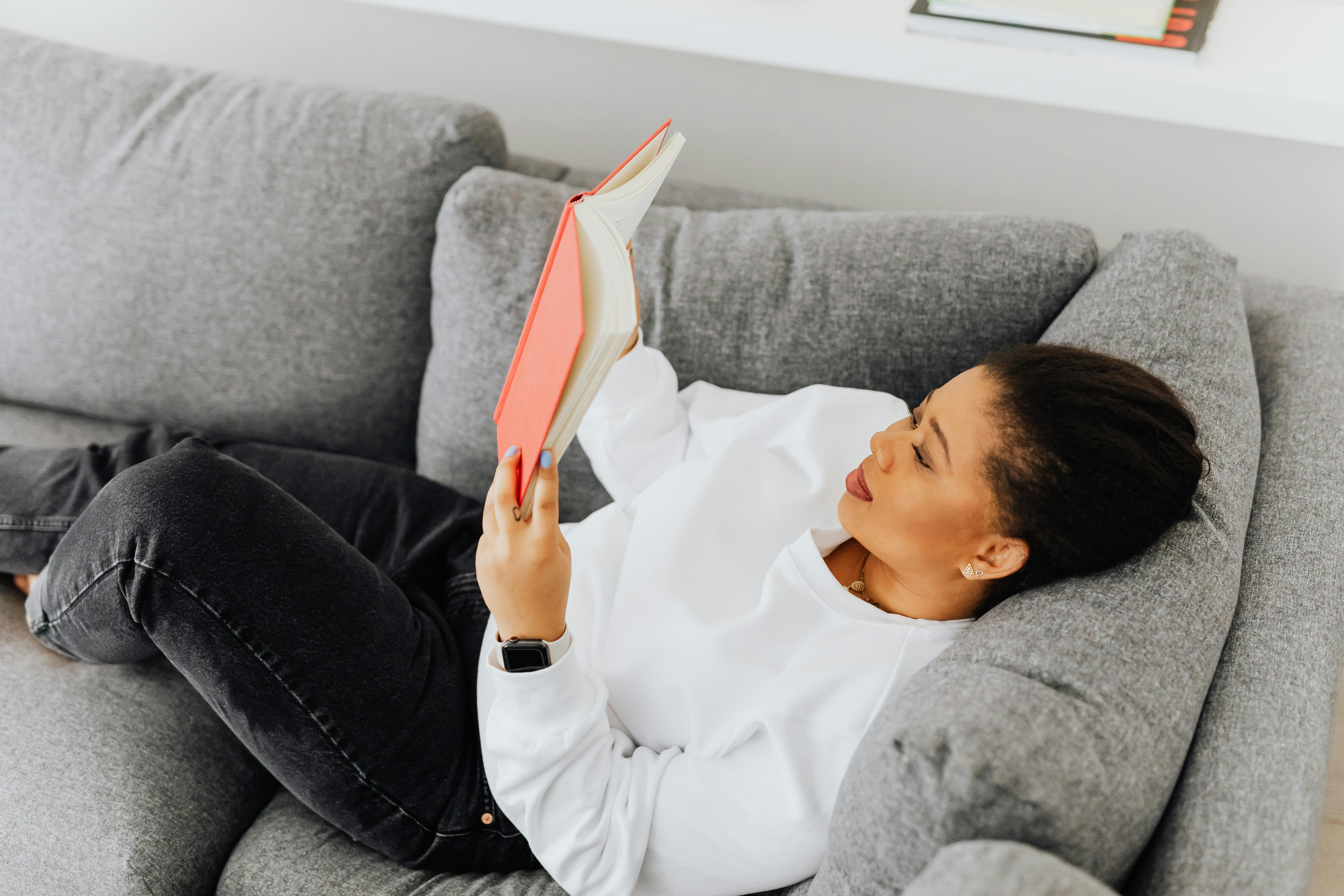 25 of the Best Personal Finances Books You Should Read — Photo by www.kaboompics.com on Pexels