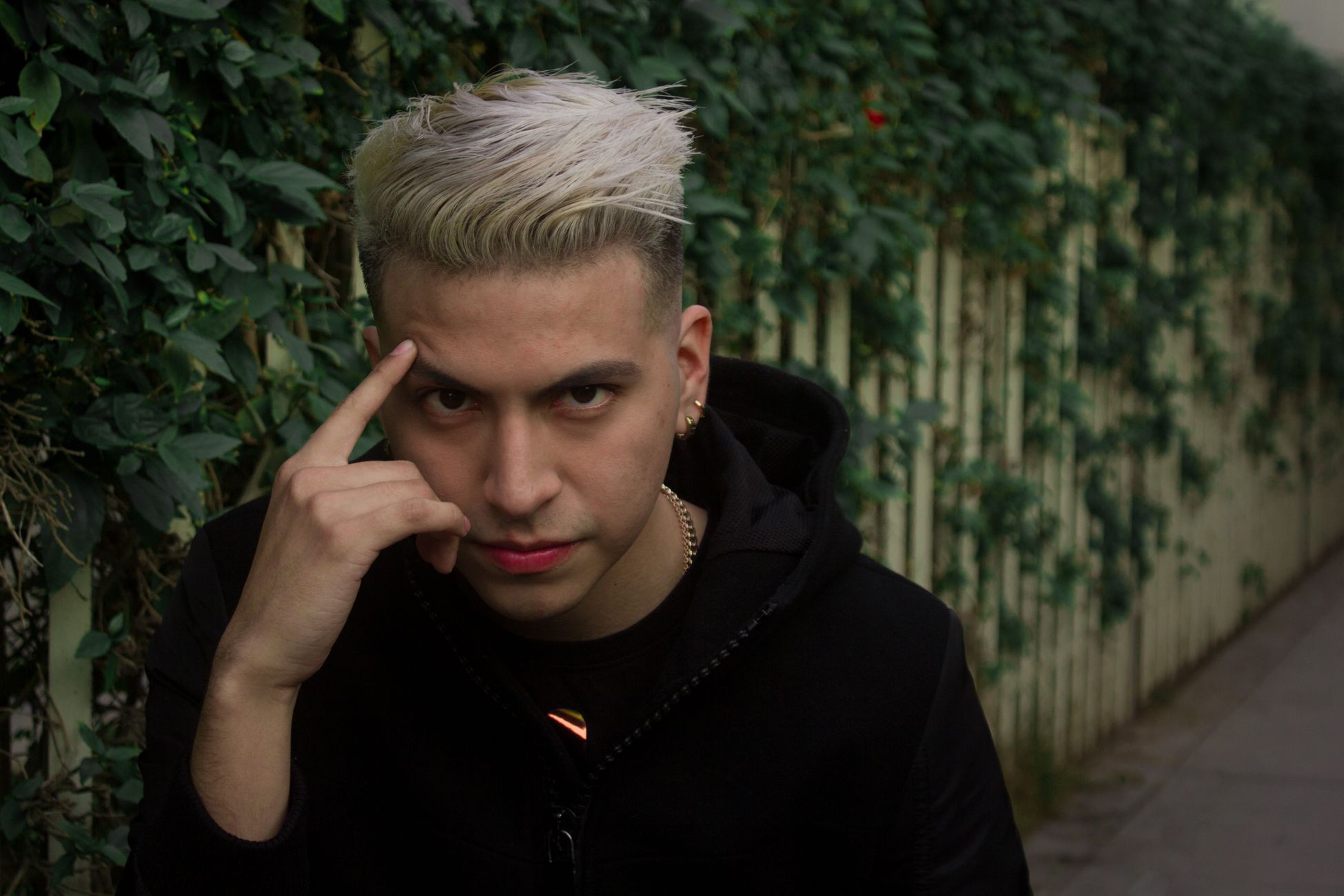 Bekende mannen kiezen deze zomer voor blond haar