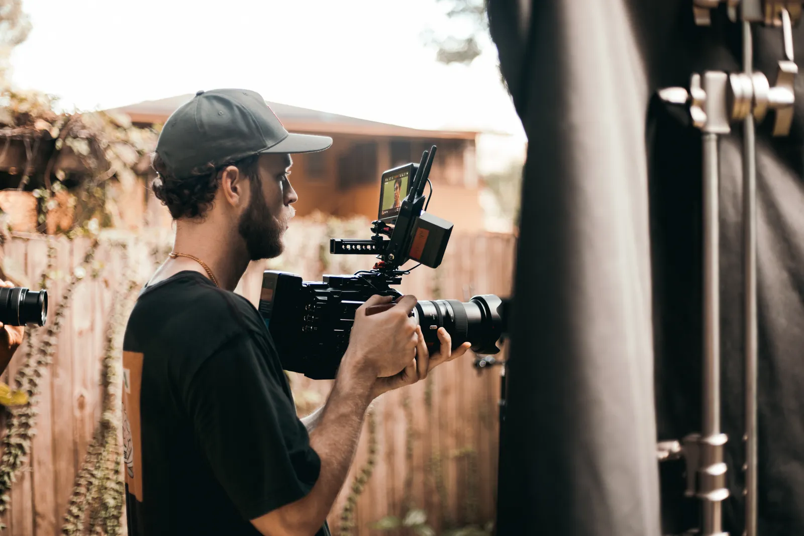 Tournage à la caméra sur pied, en extérieur