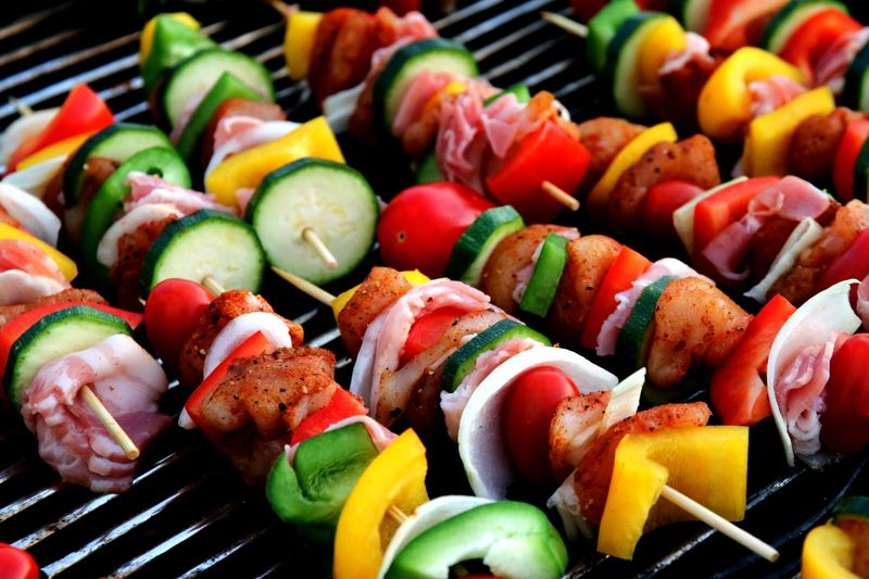 Spieße auf dem Grill
